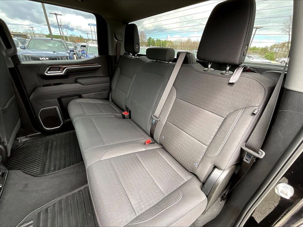 Used 2025 Chevrolet Silverado 1500 LT AWD/4WD image 14