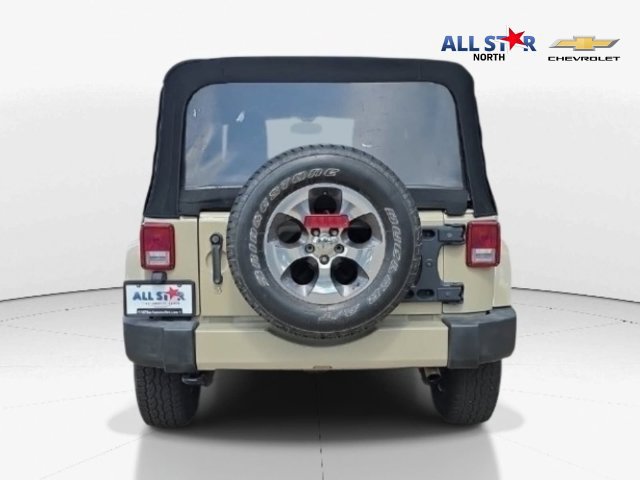 Used 2017 Jeep Wrangler Unlimited Sahara w/ Dual Top Group AWD/4WD image 3