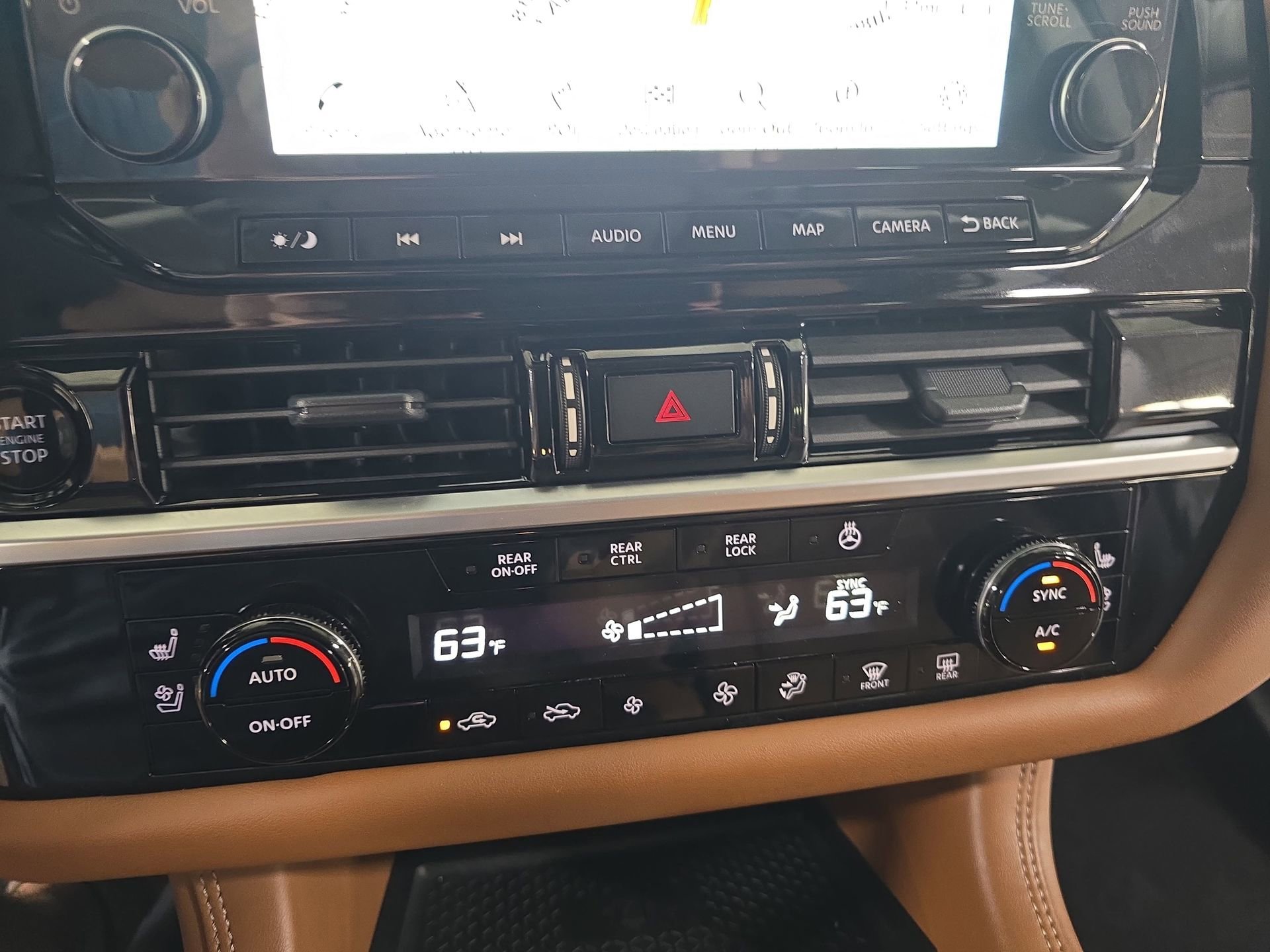 Used 2025 Nissan Pathfinder Platinum FWD image 24