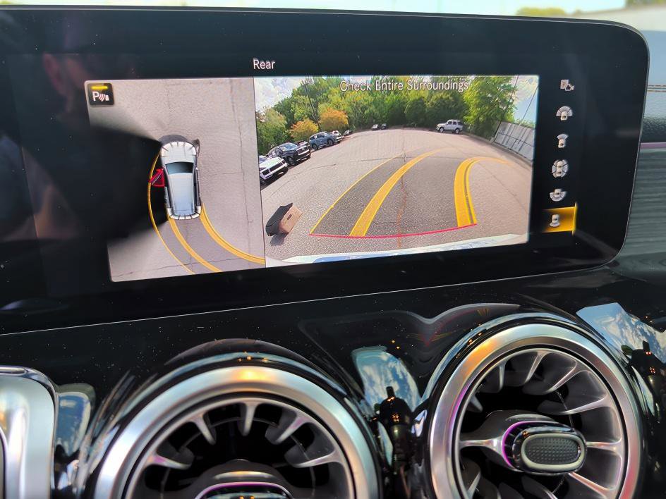 Used 2022 Mercedes-Benz GLB 250 image 23