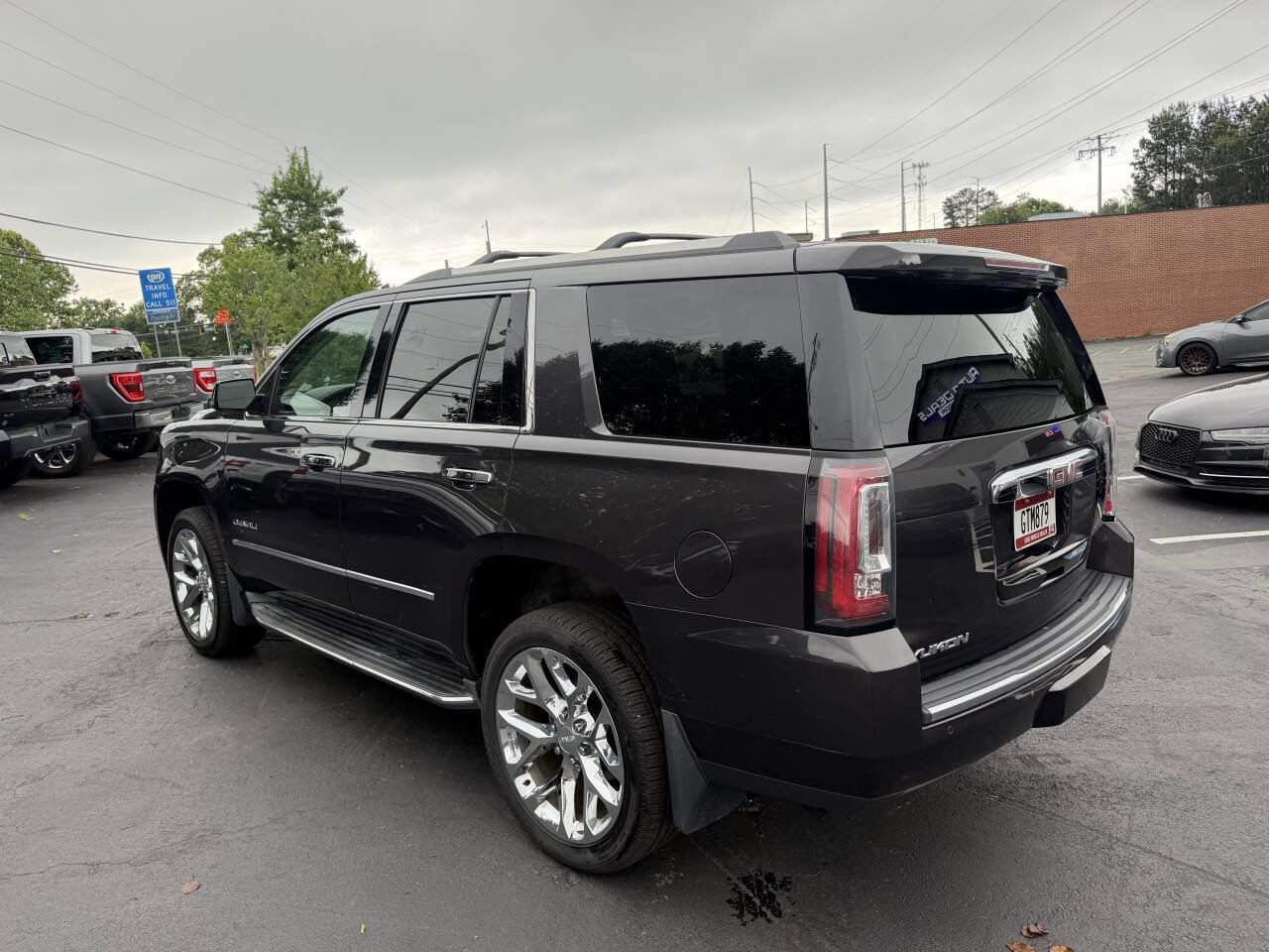Used 2015 GMC Yukon Denali w/ Open Road Package AWD/4WD image 7