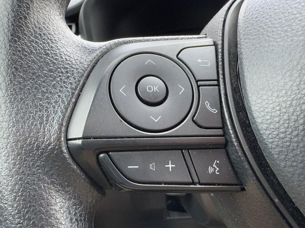 Used 2025 Toyota RAV4 XLE image 17