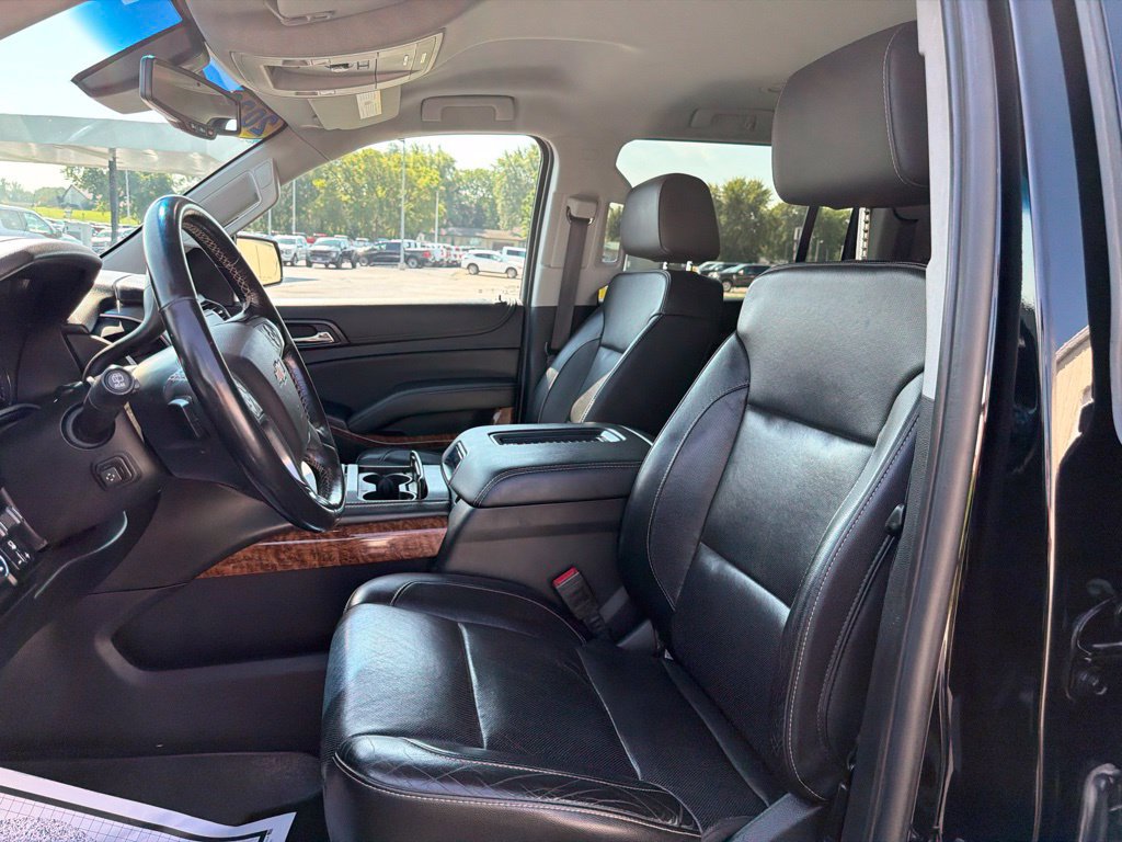 Used 2020 Chevrolet Suburban Premier w/ Max Trailering Package AWD/4WD image 12