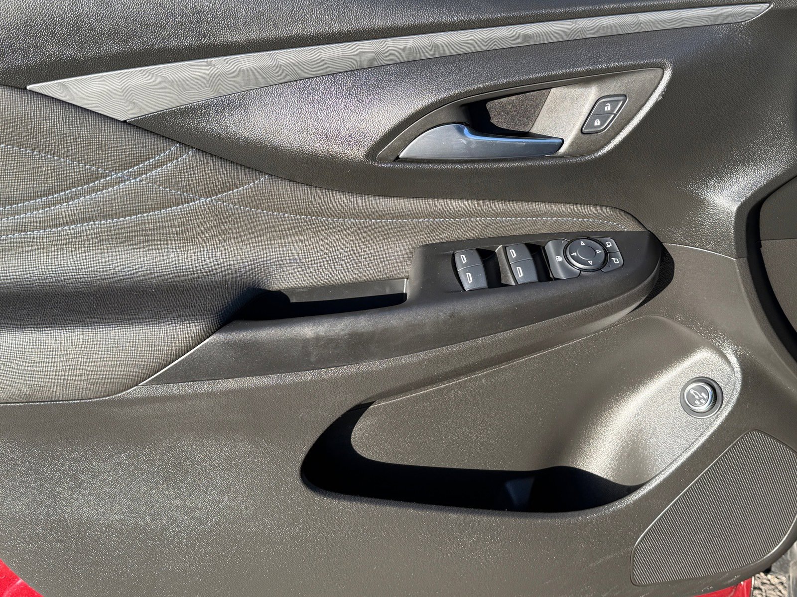 Certified 2025 Buick Envista Sport Touring w/ Convenience I Package image 15