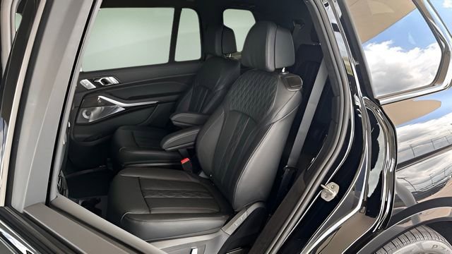 Used 2026 BMW X7 M60i image 49