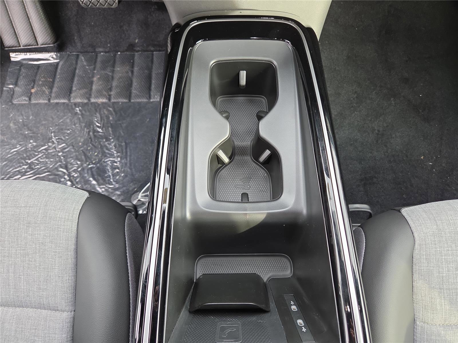 New 2025 Volkswagen ID.4 Pro image 21