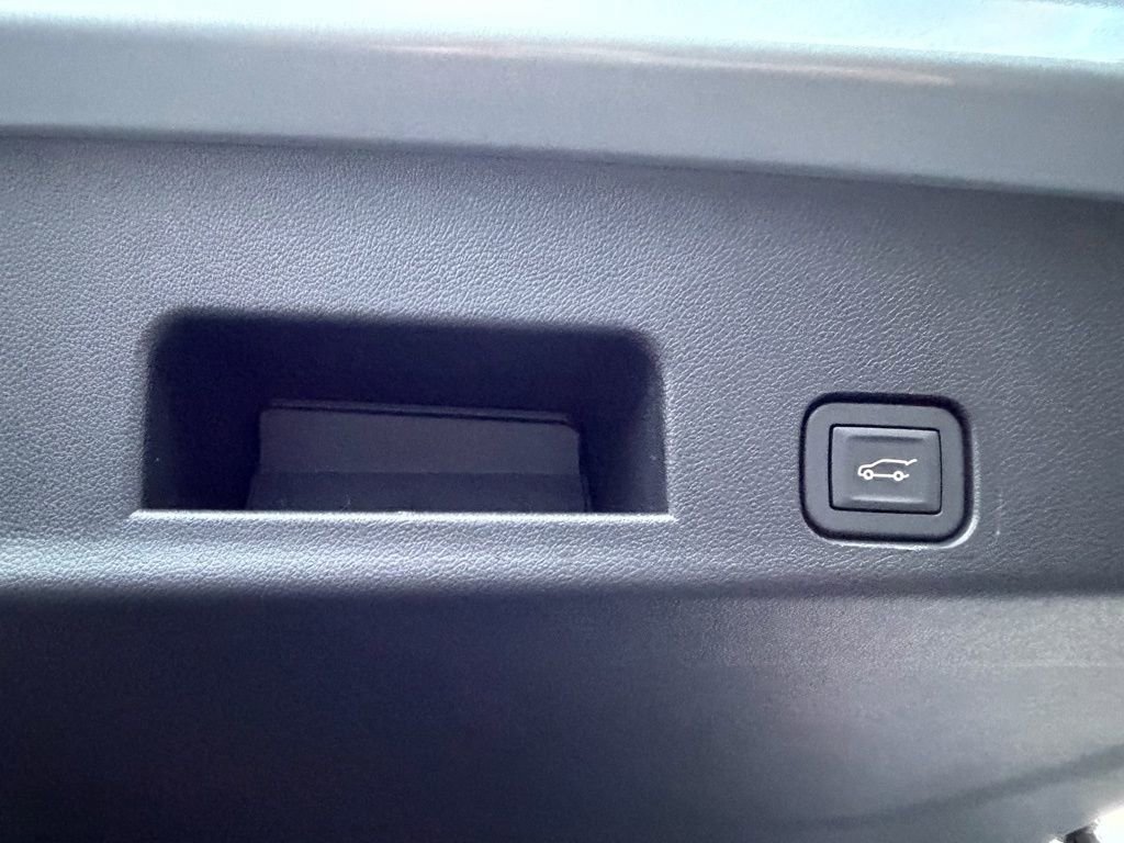 New 2026 Chevrolet Traverse LT w/ Midnight/Sport Edition image 25