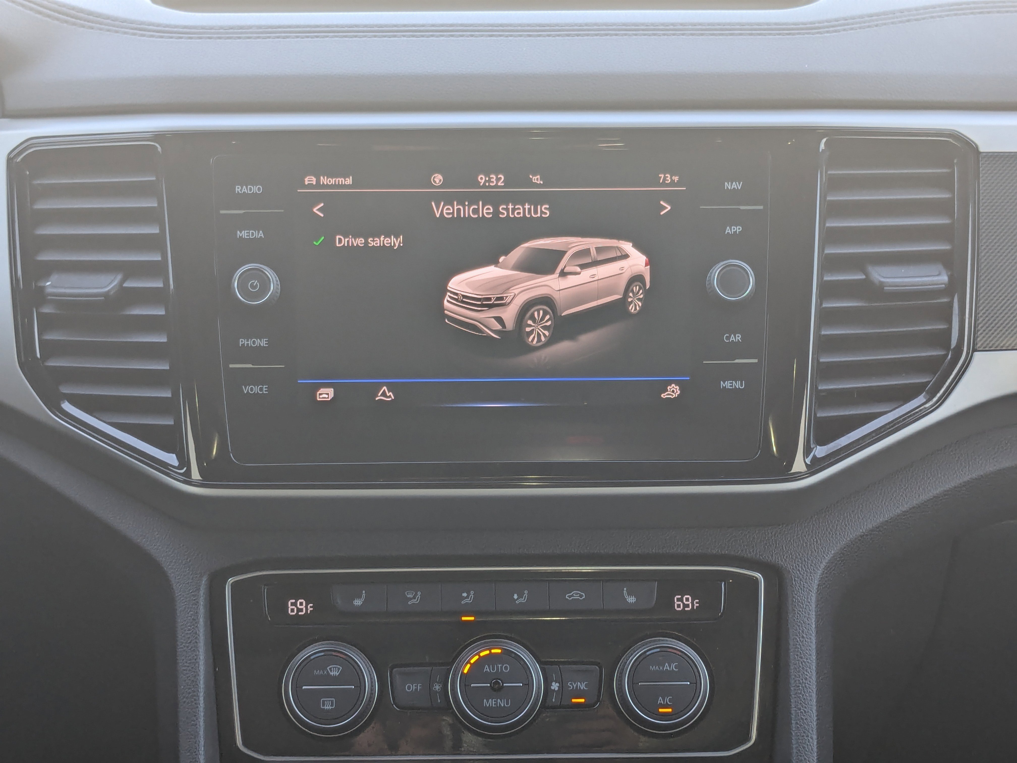 Used 2023 Volkswagen Atlas Cross Sport SEL image 26