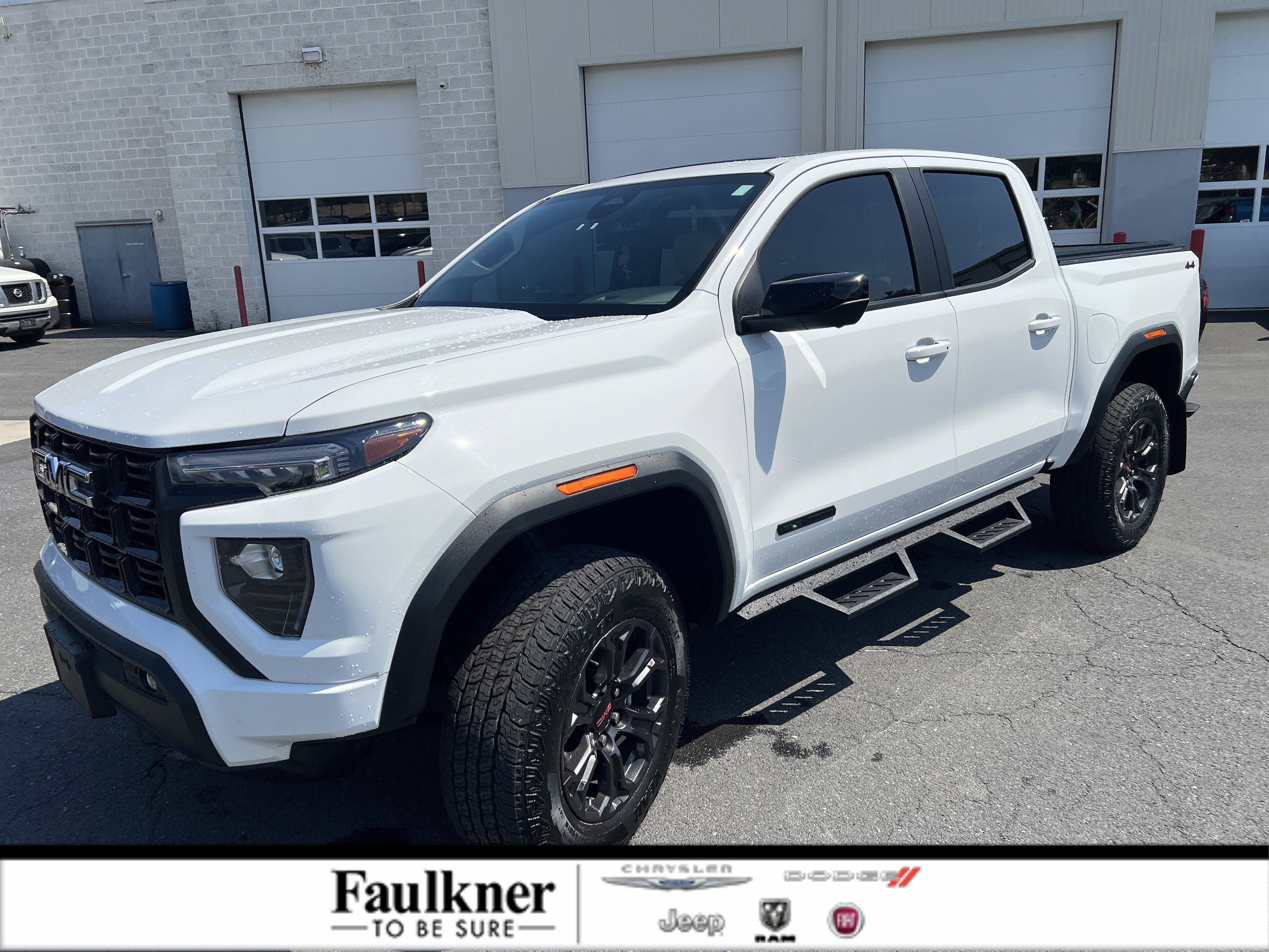 Used 2025 GMC Canyon Elevation w/ Convenience Package