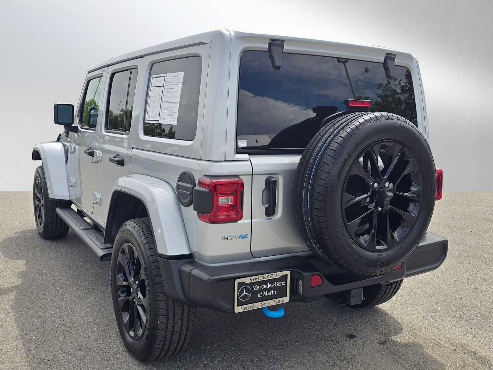 Used 2024 Jeep Wrangler Unlimited Sahara AWD/4WD image 5
