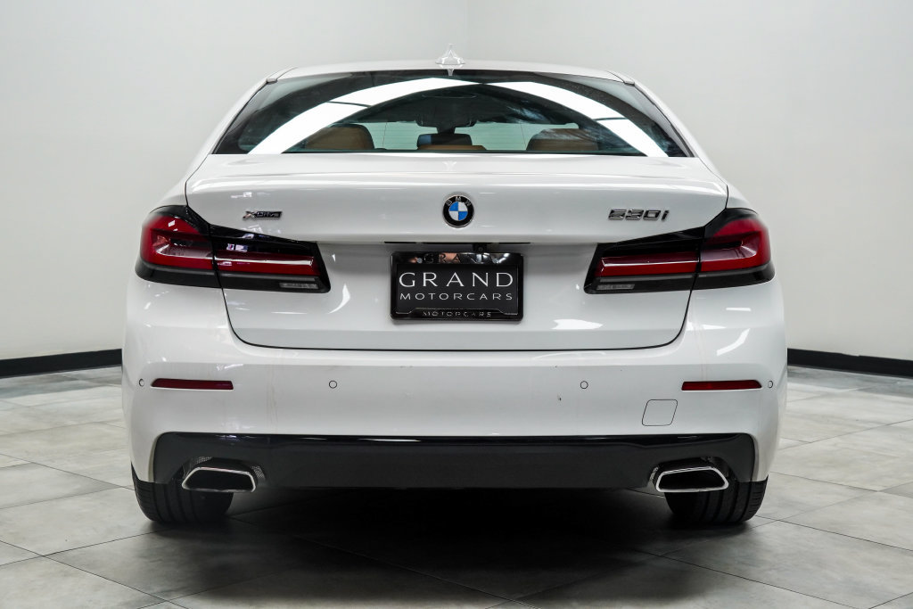 Used 2023 BMW 530i xDrive w/ Convenience Package AWD/4WD image 9
