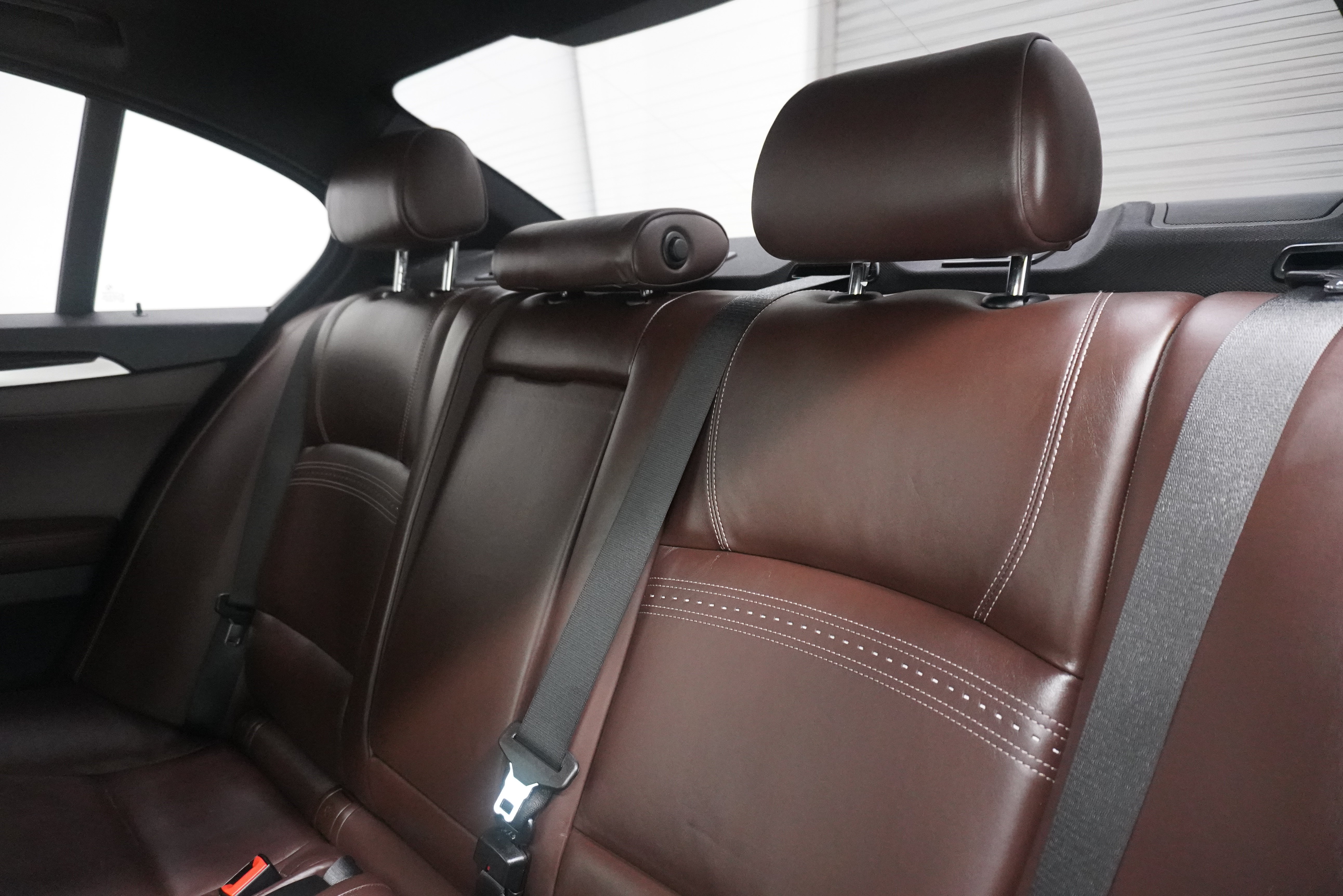 Used 2015 BMW 550i Sedan RWD image 12