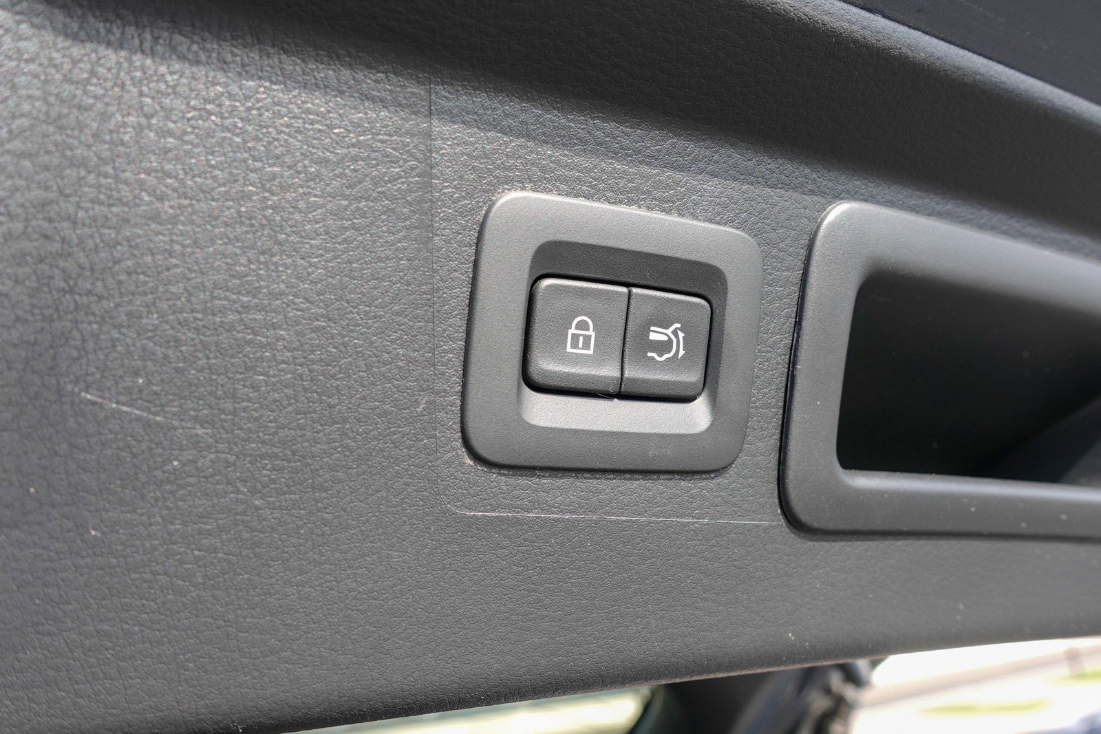 Certified 2025 MAZDA CX-50 AWD 2.5 Hybrid w/ Premium Pkg image 25