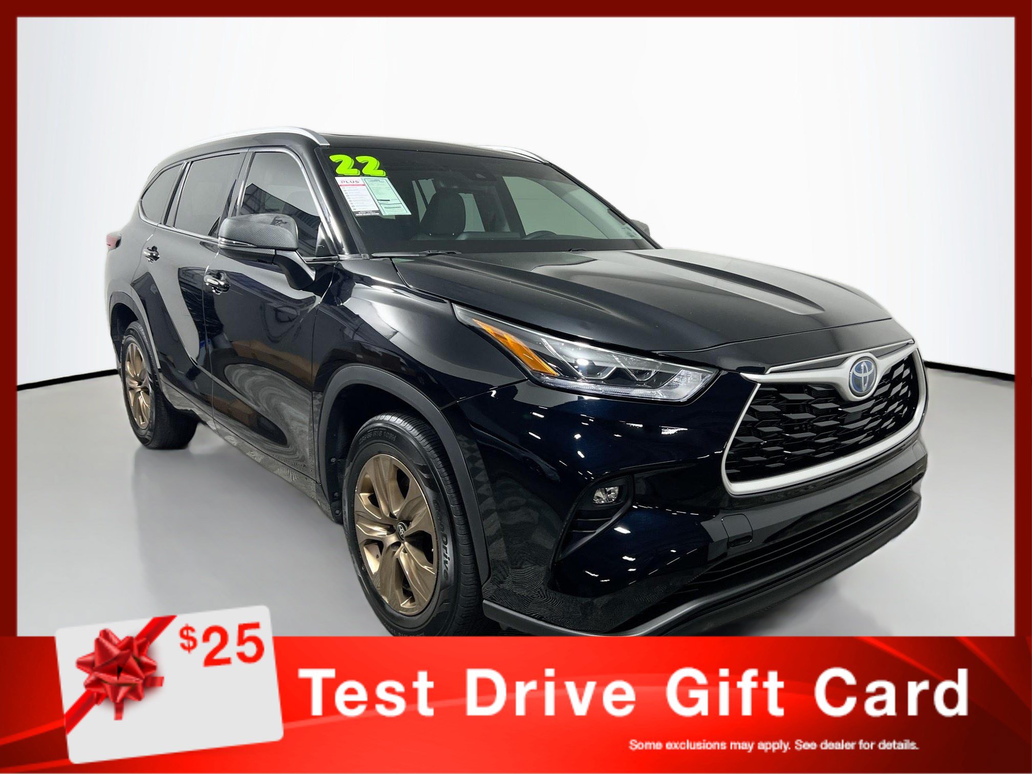 Used 2022 Toyota Highlander Bronze Edition FWD image 1