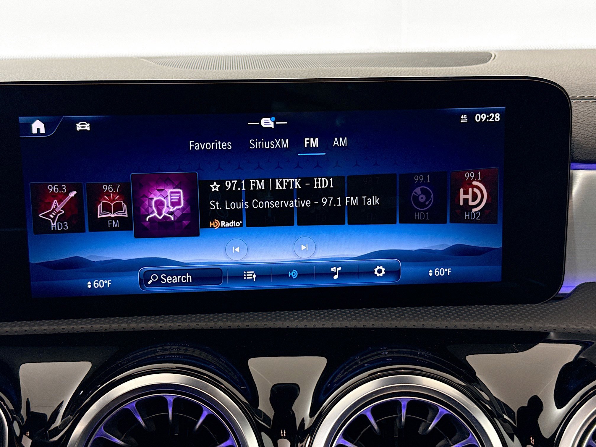 Used 2025 Mercedes-Benz CLA 250 image 15