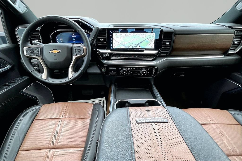 Used 2024 Chevrolet Silverado 2500 High Country w/ High Country Premium Package AWD/4WD image 9