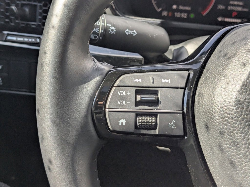 Used 2025 Honda CR-V EX-L image 16