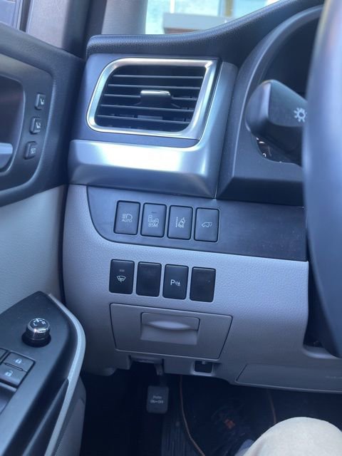 Used 2016 Toyota Highlander Limited w/ Driver Technology Package image 7