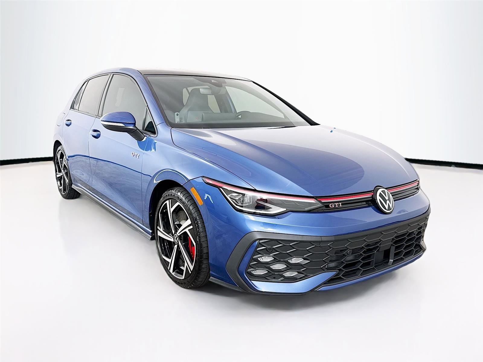 Used 2025 Volkswagen GTI SE image 1