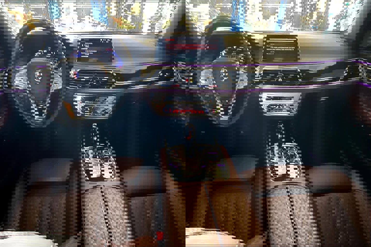 Used 2022 BMW ALPINA B7 xDrive w/ Luxury Rear Seating Package image 15