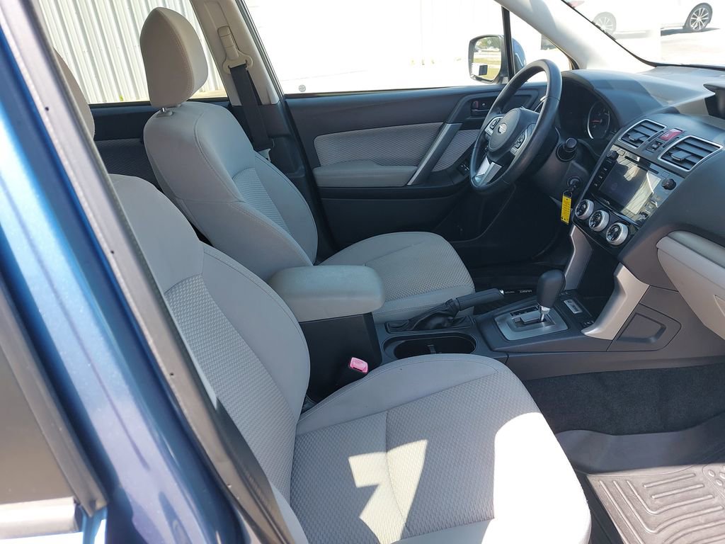 Used 2018 Subaru Forester 2.5i Premium w/ All-Weather Package AWD/4WD image 10
