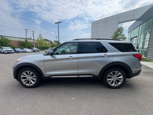 Used 2023 Ford Explorer XLT w/ Equipment Group 202A AWD/4WD image 7