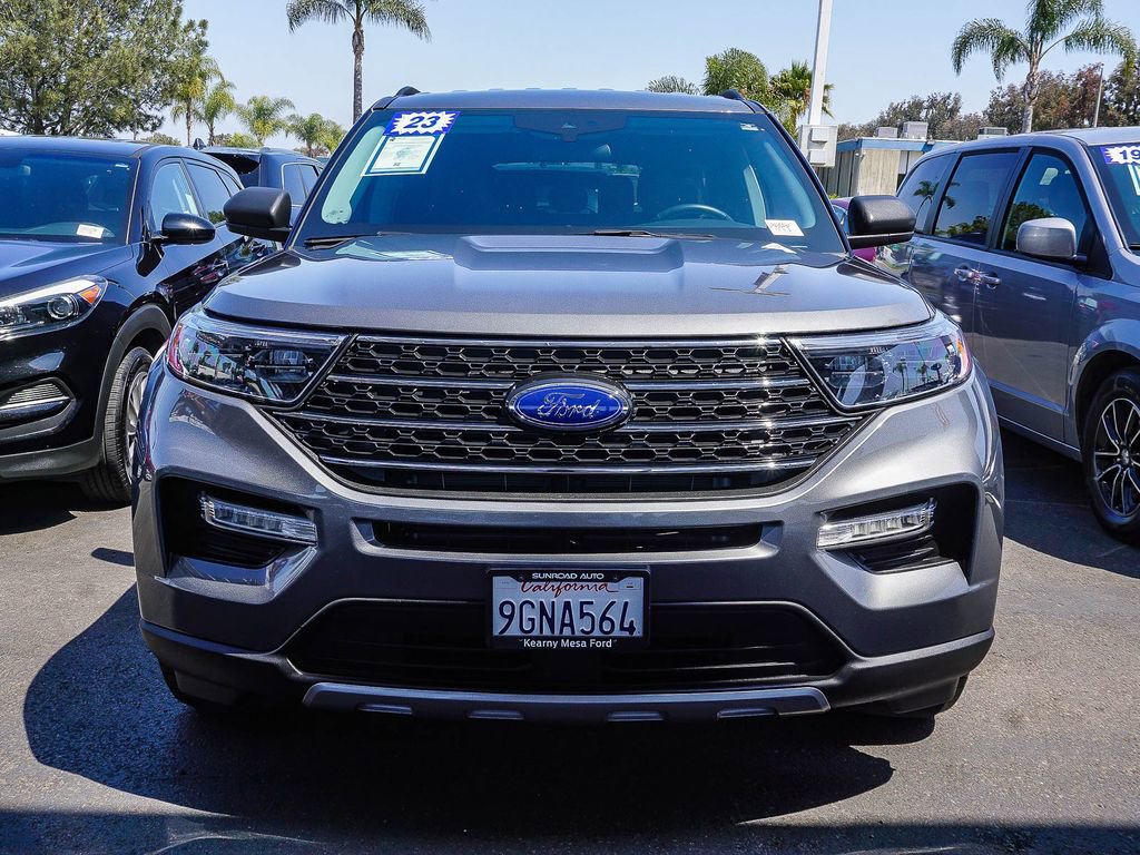 Used 2023 Ford Explorer XLT w/ Equipment Group 202A RWD image 3