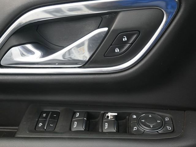 Used 2023 Chevrolet Suburban Premier image 20