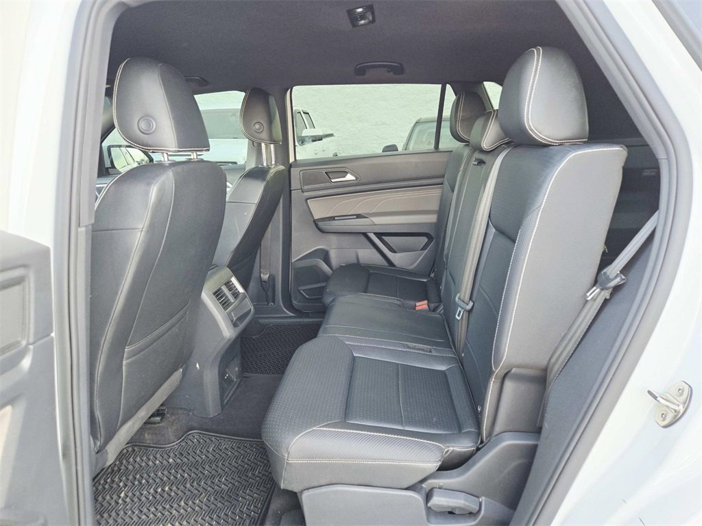 Used 2021 Volkswagen Atlas Cross Sport SE image 12