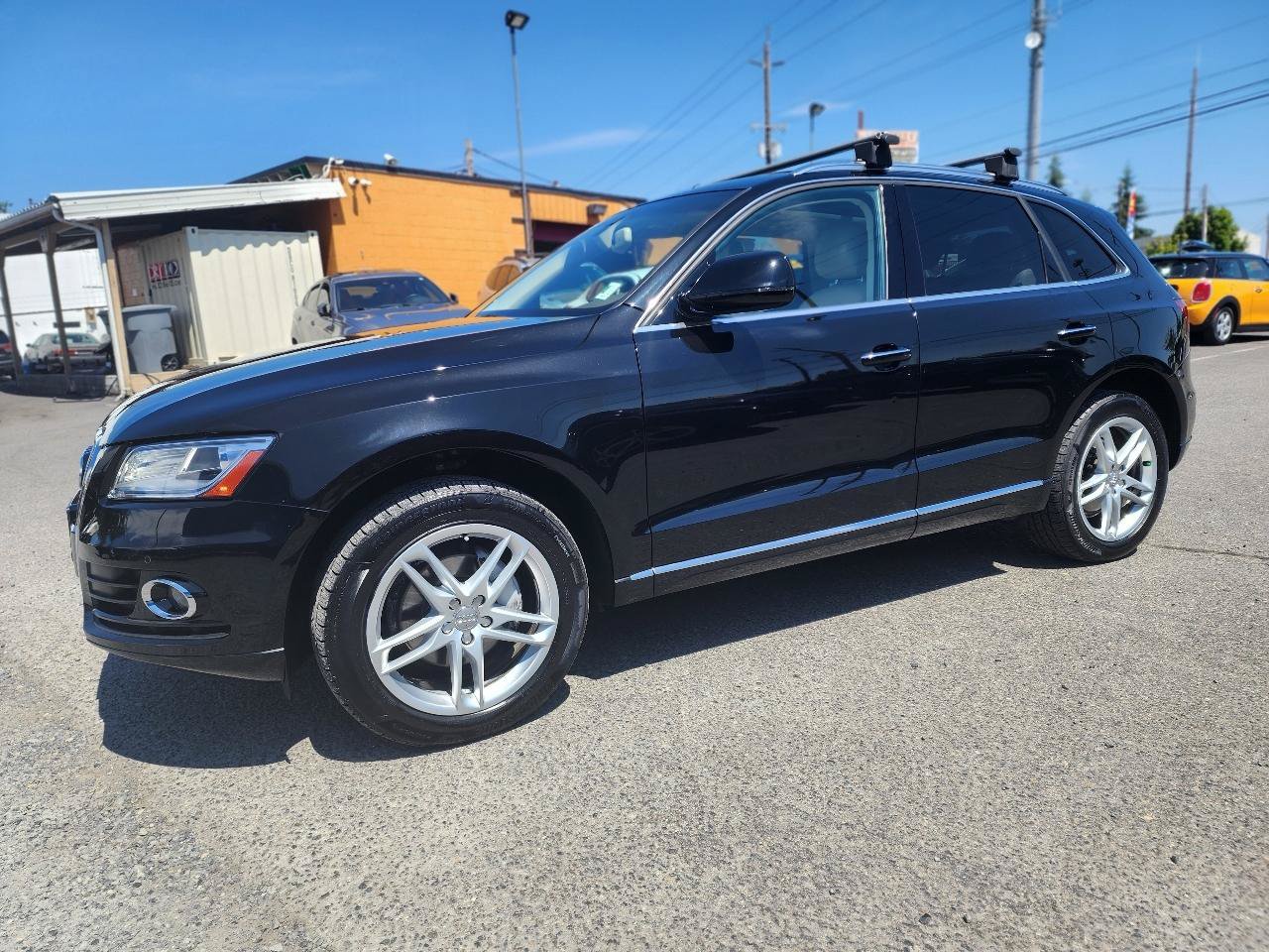 Used 2017 Audi Q5 2.0T Premium Plus w/ Technology Package AWD/4WD image 12