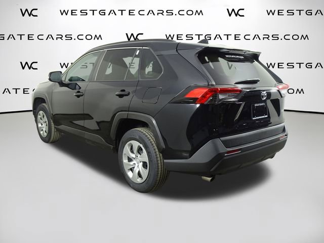 Used 2021 Toyota RAV4 LE image 5