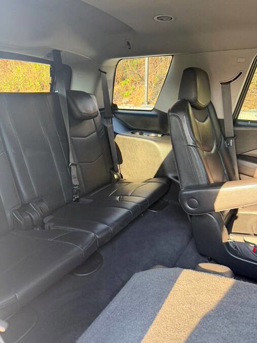 Used 2018 Cadillac Escalade Luxury AWD/4WD image 23
