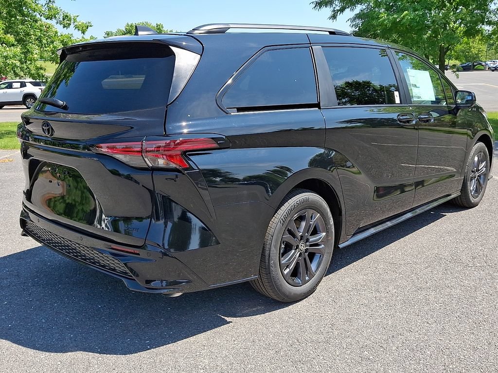 New 2026 Toyota Sienna XSE AWD/4WD image 4