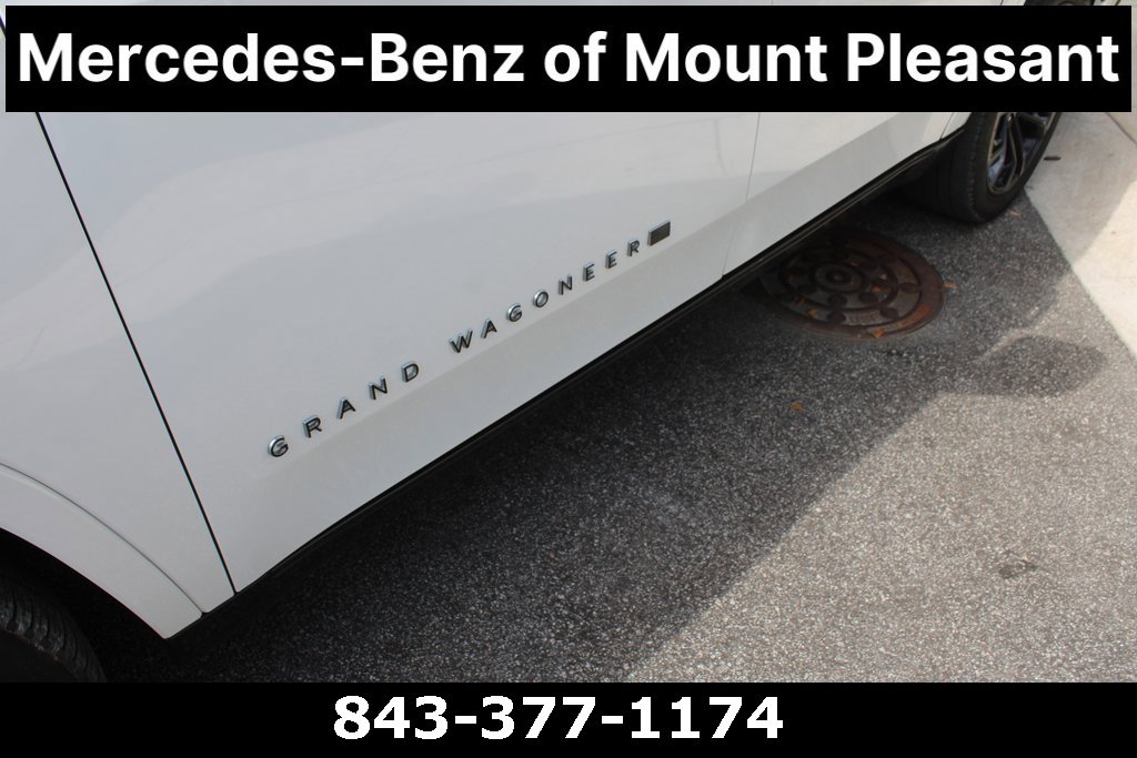 Used 2023 Jeep Grand Wagoneer L Series III w/ Rear Seat Video Group 1 image 15