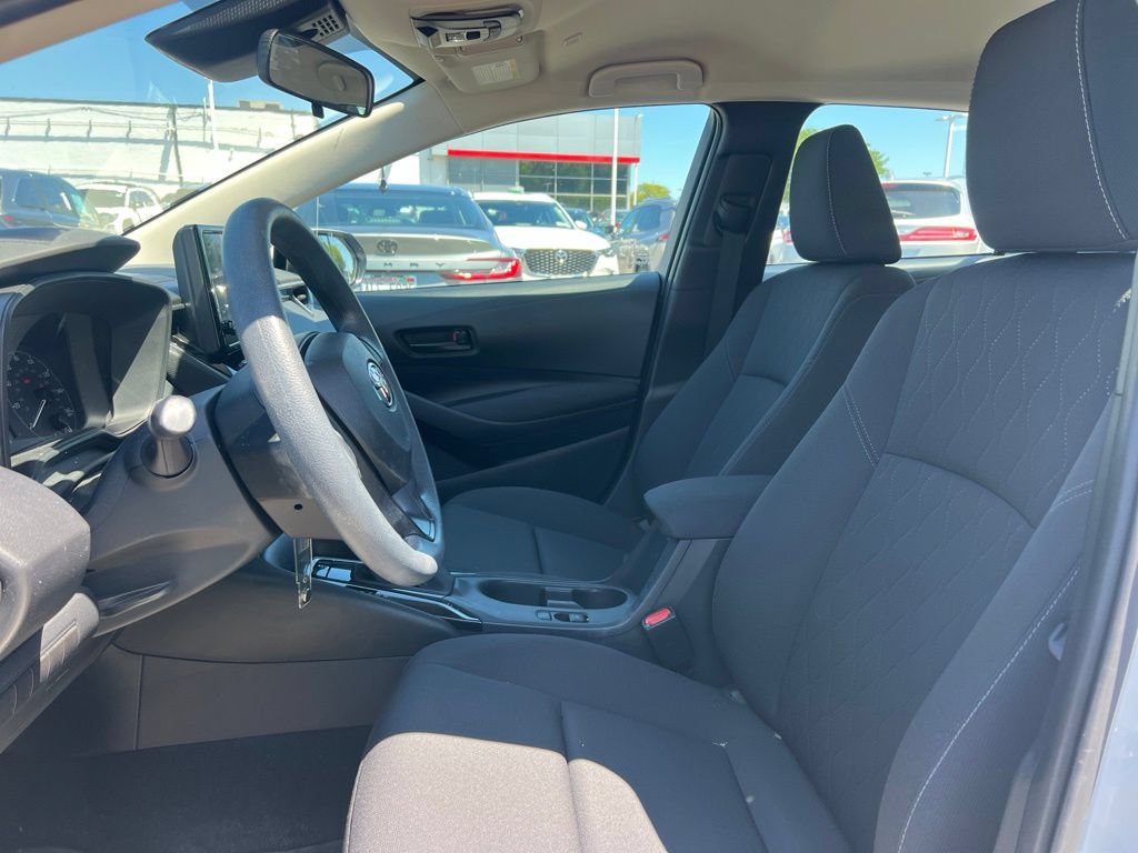 Used 2023 Toyota Corolla LE FWD image 2