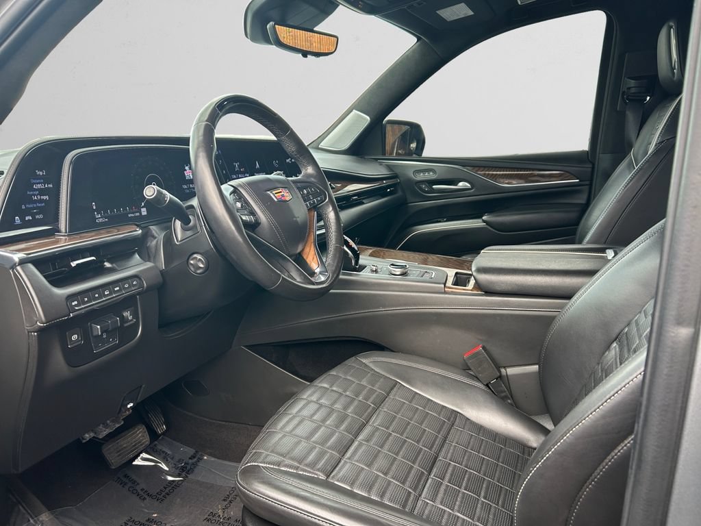 Used 2023 Cadillac Escalade Sport Platinum w/ LPO, Floor Liner Package AWD/4WD image 16