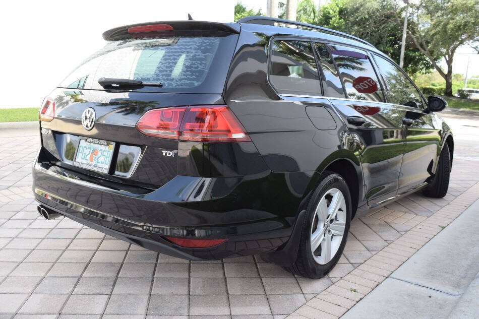Used 2015 Volkswagen Golf TDI S FWD image 6