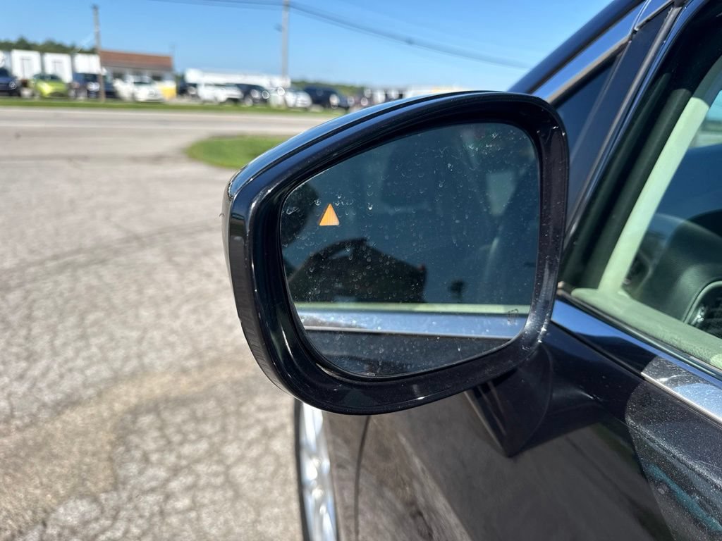 Used 2020 Chrysler Pacifica Touring-L FWD image 23