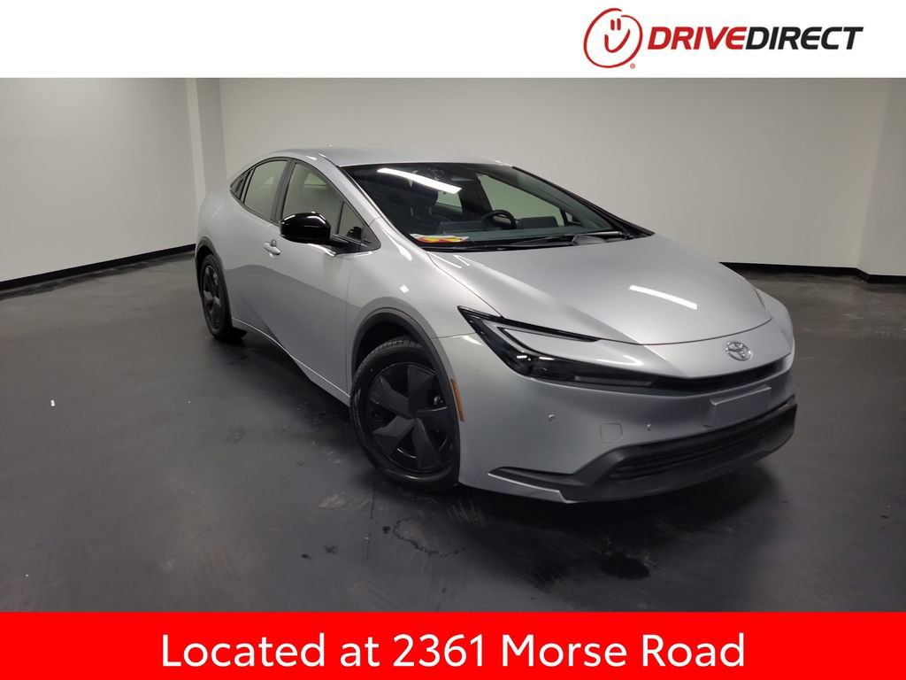Used 2024 Toyota Prius LE image 1