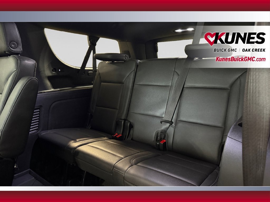 Used 2022 Chevrolet Suburban LT w/ Luxury Package AWD/4WD image 37