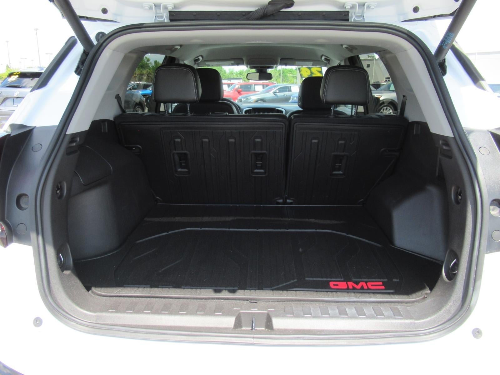 Used 2024 GMC Terrain SLT w/ Tech Package FWD image 31