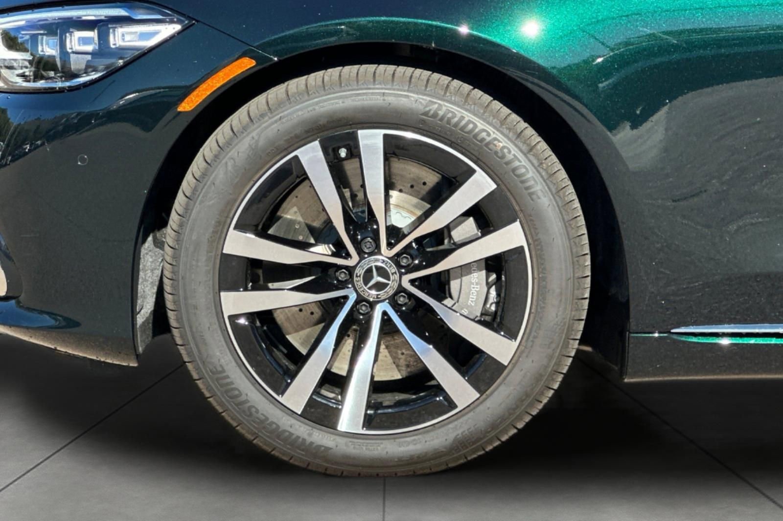 New 2026 Mercedes-Benz S 580 4MATIC Sedan image 3