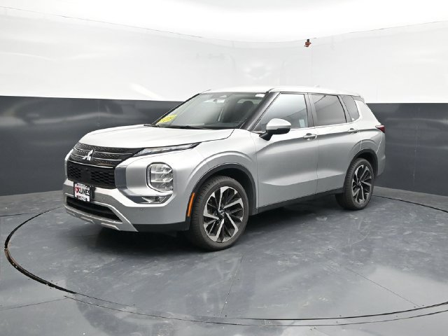 Used 2024 Mitsubishi Outlander SE FWD image 4