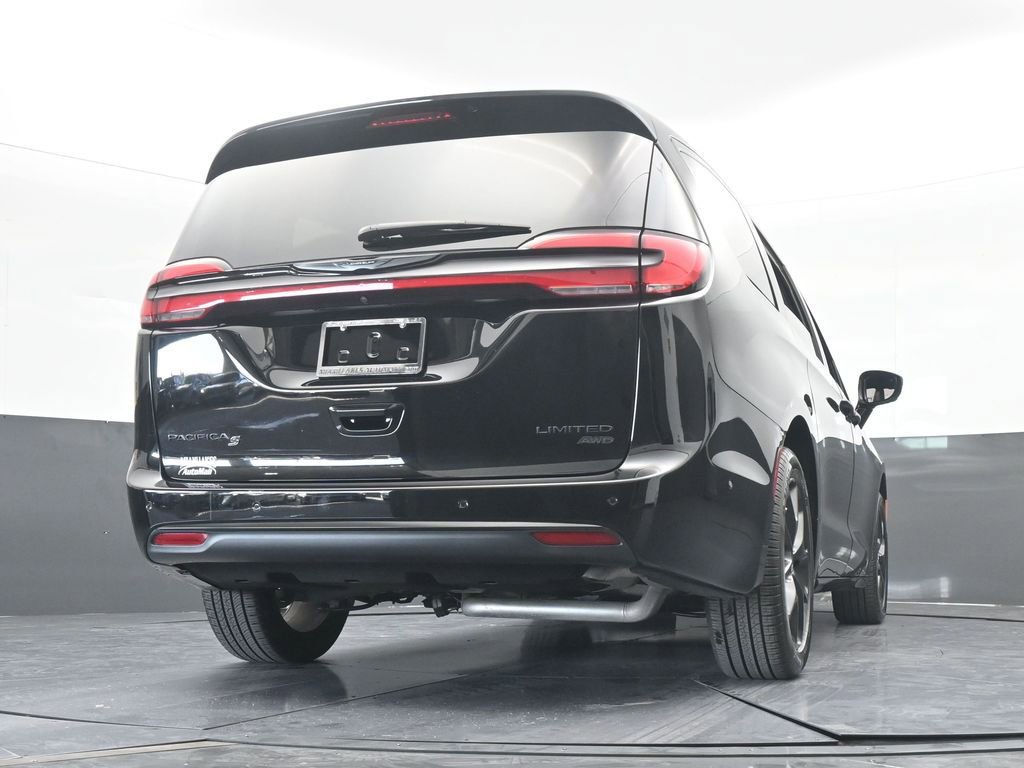 Used 2024 Chrysler Pacifica Limited w/ S Appearance Package image 69