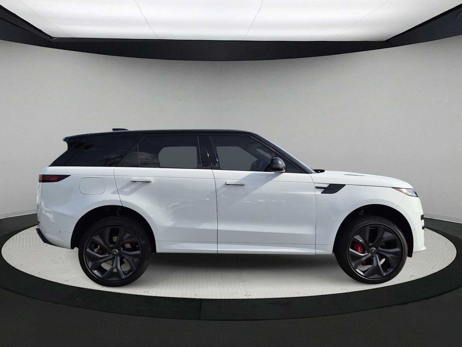Used 2024 Land Rover Range Rover Sport Dynamic SE AWD/4WD image 9