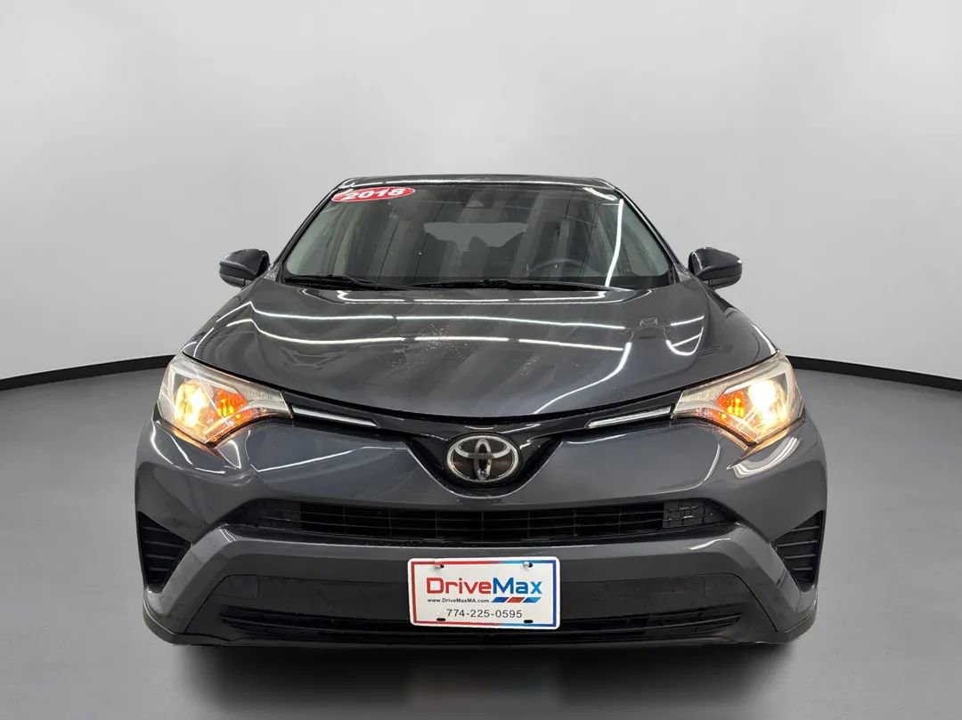 Used 2018 Toyota RAV4 LE image 2