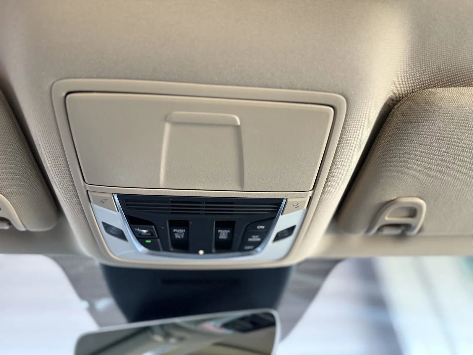 Used 2025 Acura MDX SH-AWD w/ Technology Package image 43