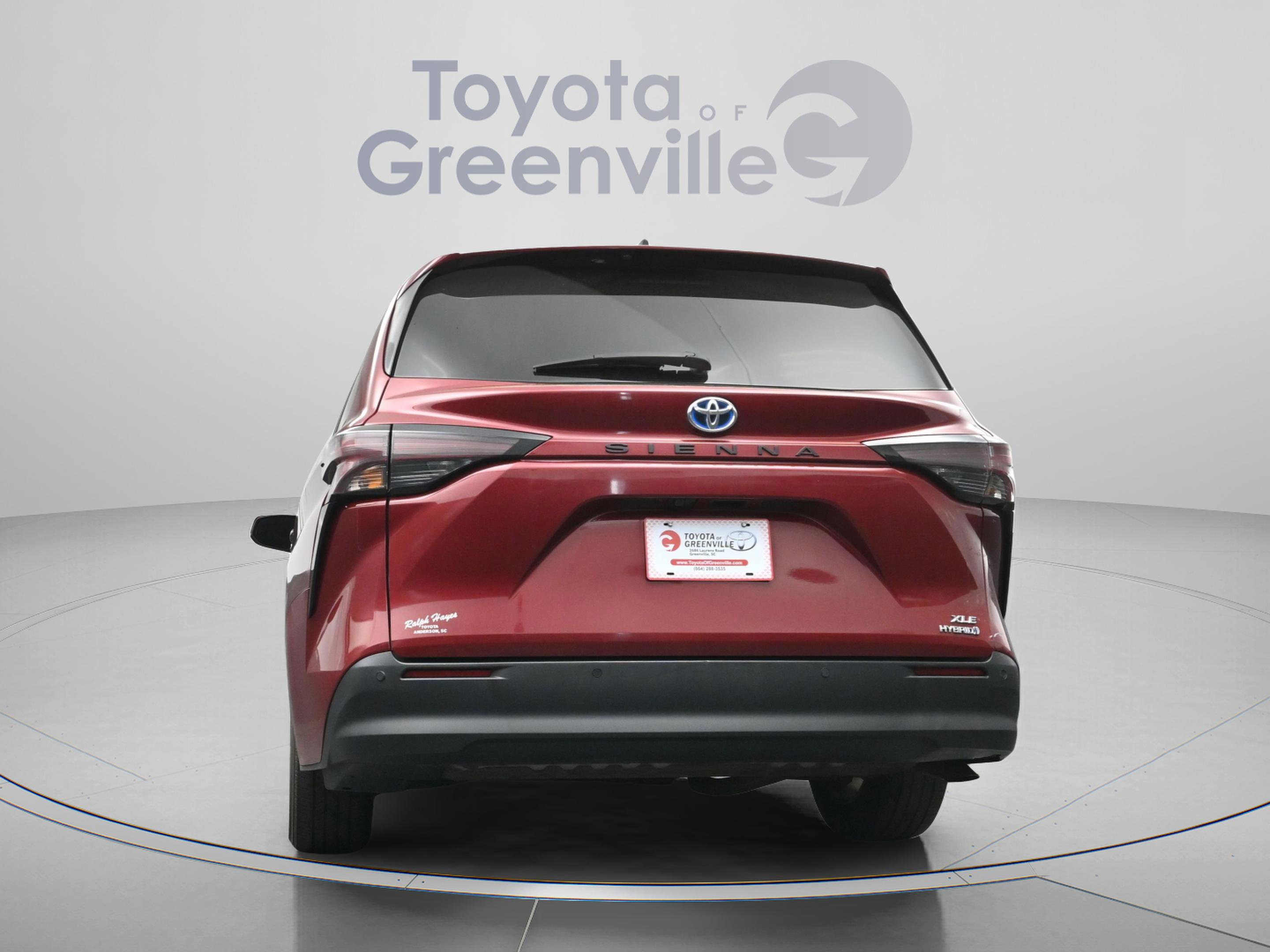 Used 2023 Toyota Sienna XLE image 10