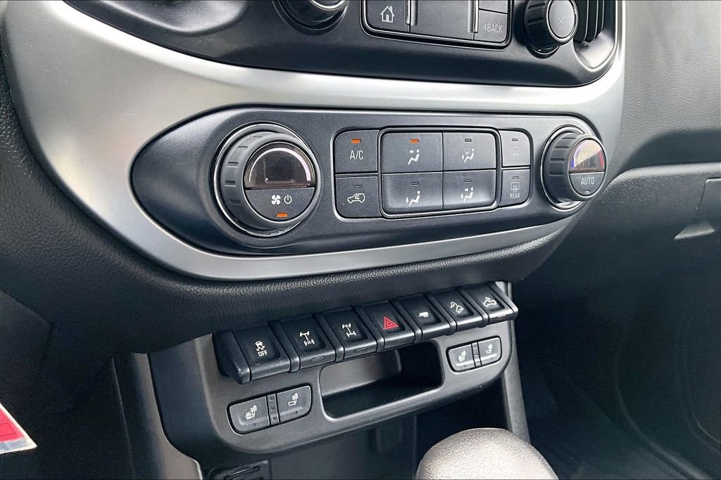 Used 2022 Chevrolet Colorado ZR2 AWD/4WD image 16