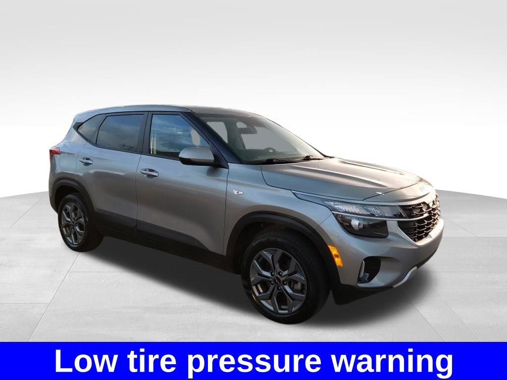 Used 2025 Kia Seltos LX image 21